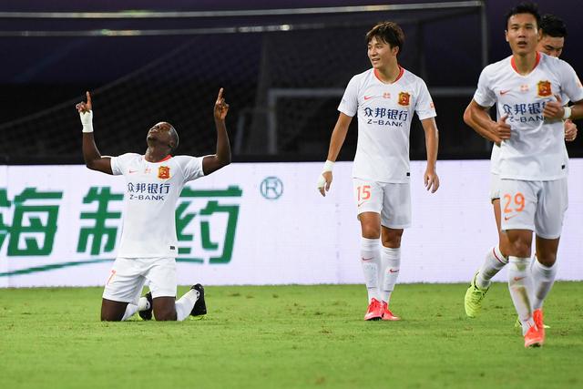 文班29分马刺险胜火箭 KD31分太阳力克独行侠